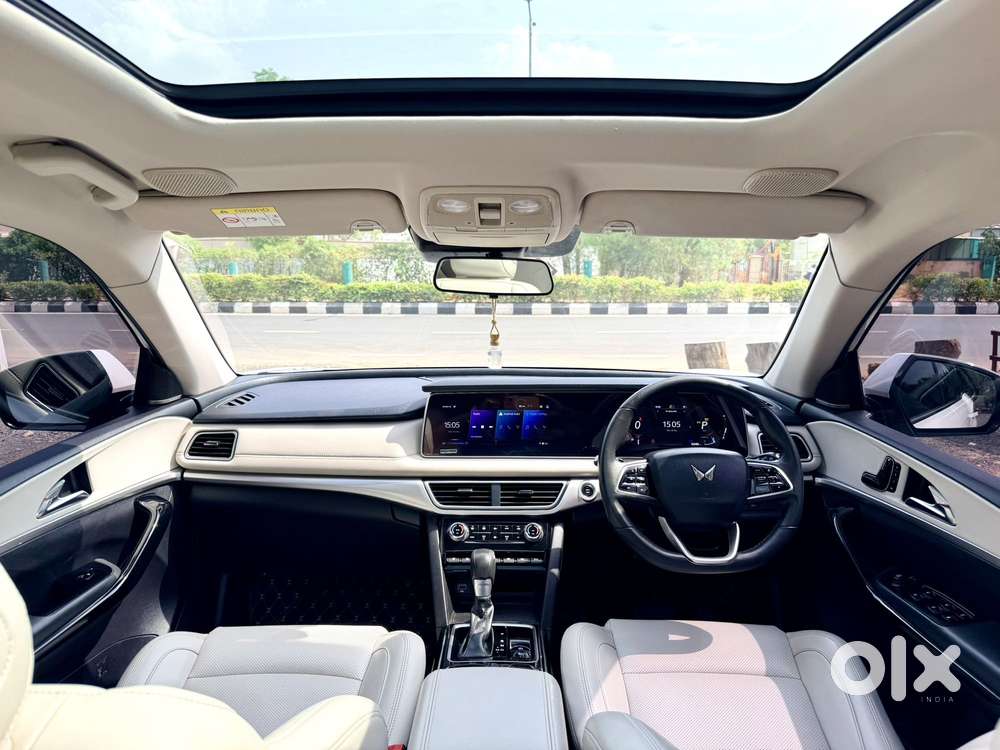 Mahindra Xuv700 2.2 Ax 7 Diesel At Luxury Pack Str, 2023, Diesel