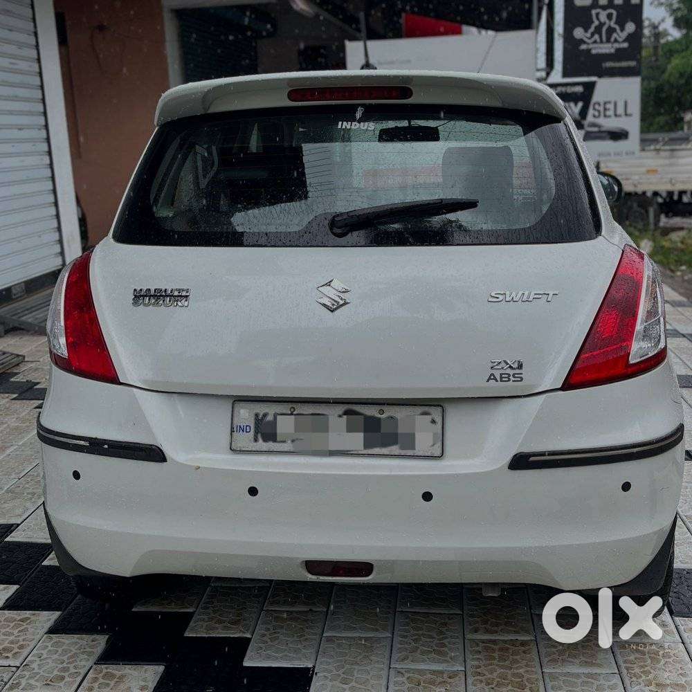 Maruti Suzuki Swift Vvt Zxi, 2014, Petrol