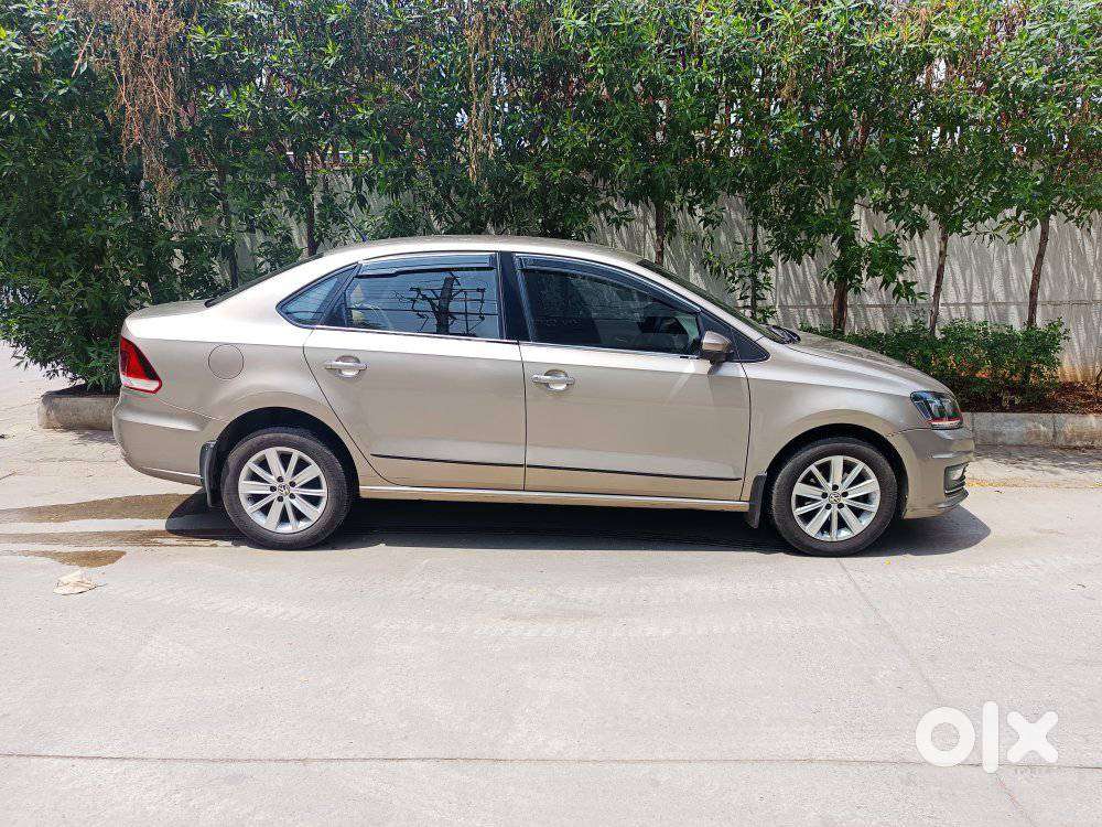 Volkswagen Vento Celeste 1.6 Highline, 2016, Petrol