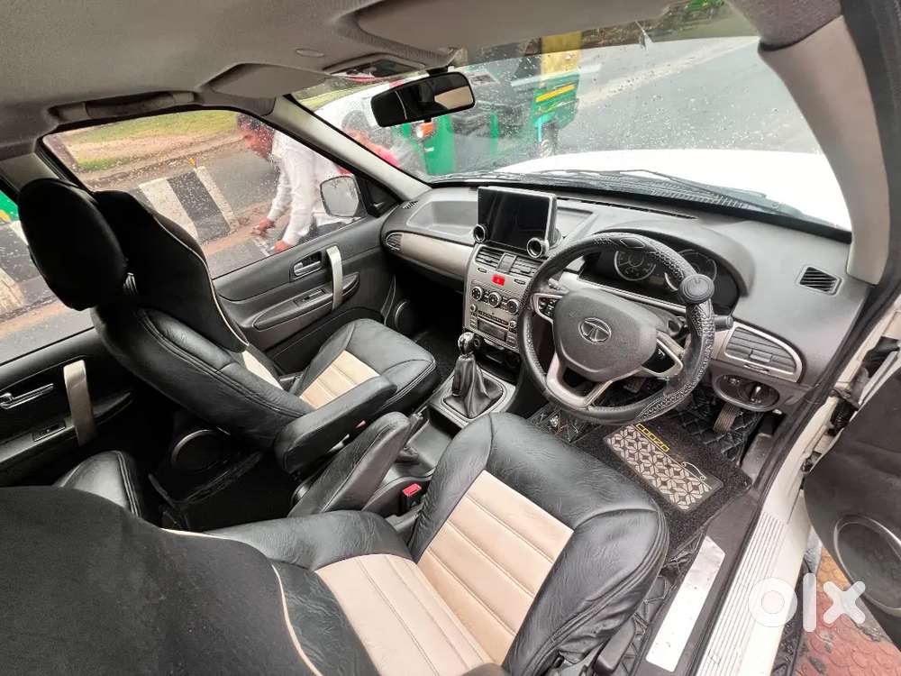 Tata Safari Storme 2016