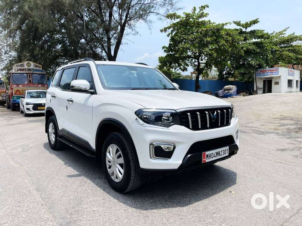 Mahindra Scorpio N Z4 Petrol At 7 Str, 2025, Petrol