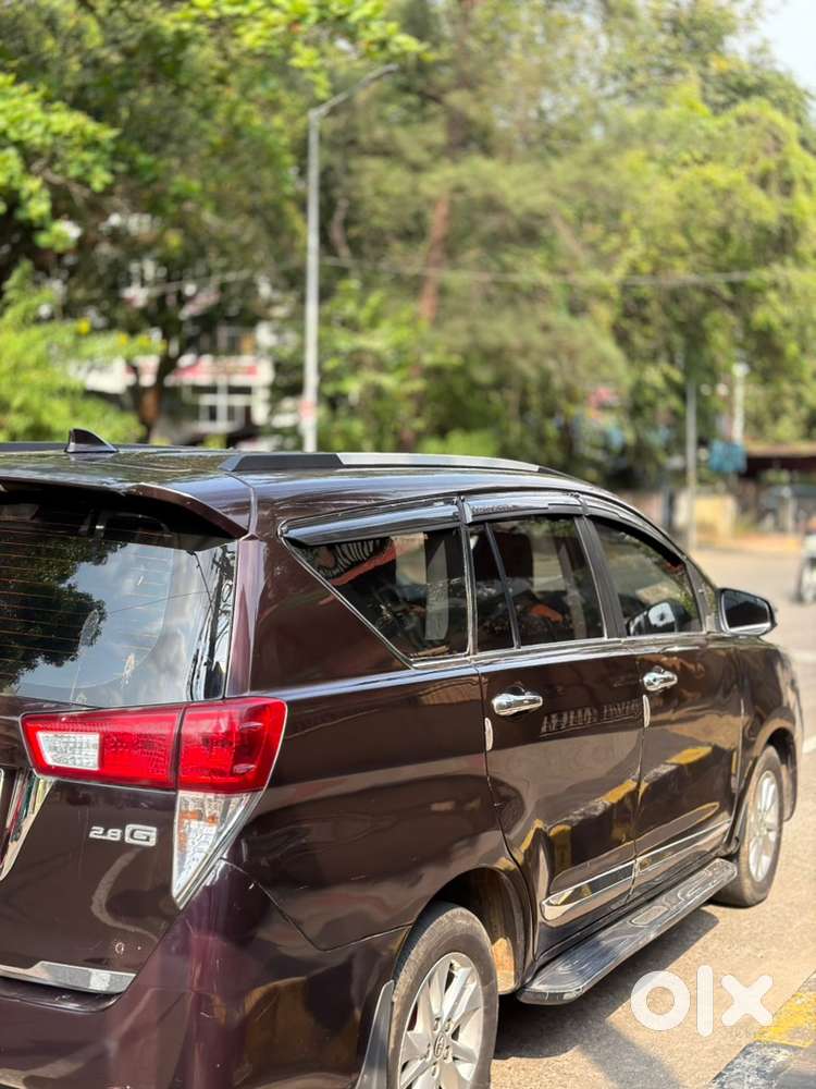 Toyota Innova Crysta 2016 Diesel Well Maintained