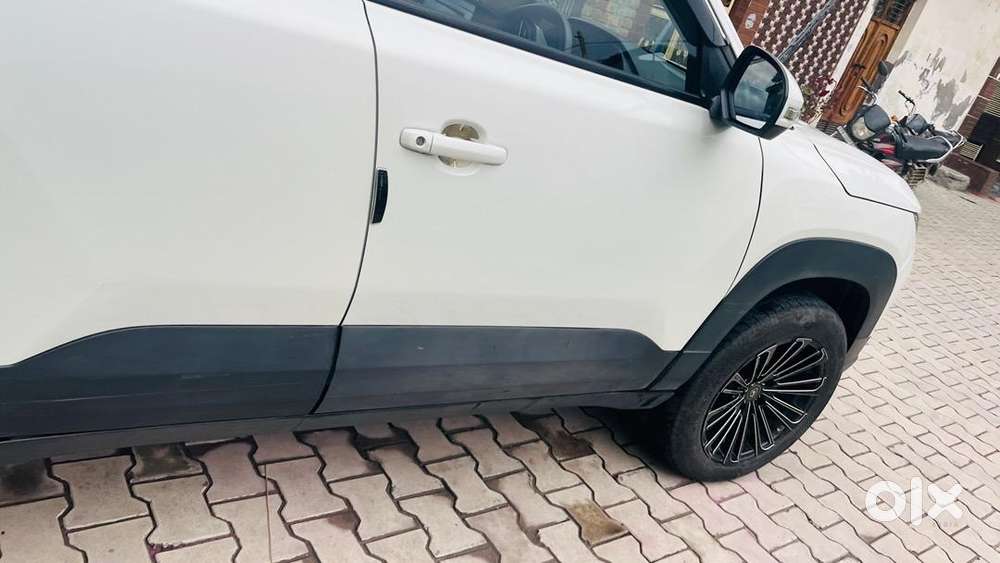 Maruti Suzuki Brezza 2025 Petrol 21000 Km Driven