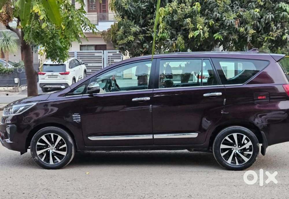 Toyota Innova Crysta [2020-ongoing] 2.4 Zx 7 Str, 2022, Diesel