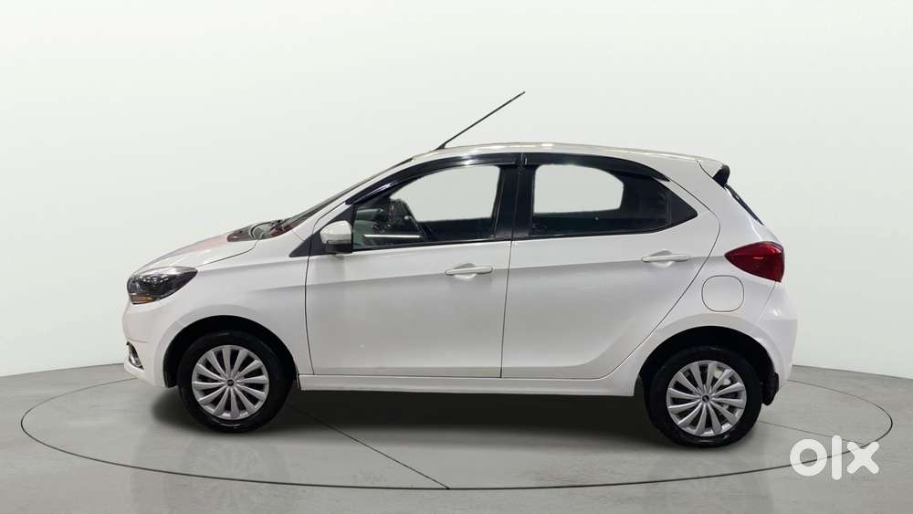 Tata Tiago 1.2 Revotron Xza, 2018, Petrol