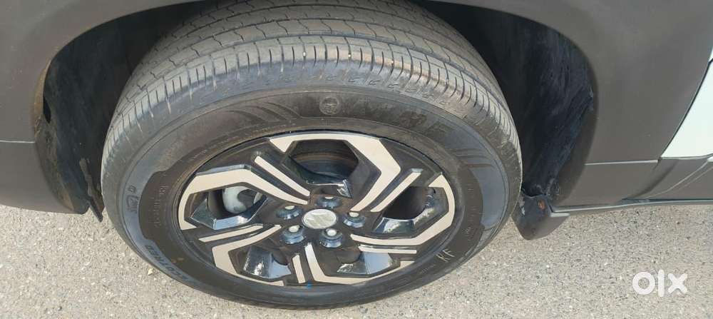 Maruti Suzuki Brezza Zxi S-cng, 2024, Cng & Hybrids