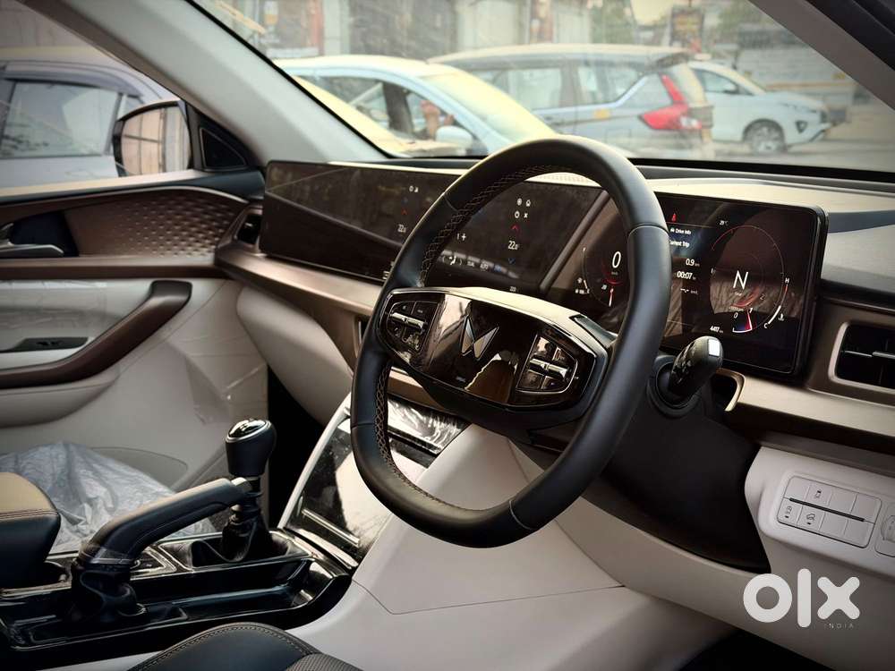Mahindra Xuv 7xo Ax7, 2026, Petrol