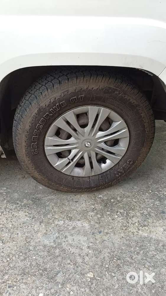 Mahindra Tuv 300 2017