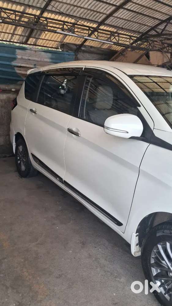 Full Option Smart Hybrid Zxi +bs