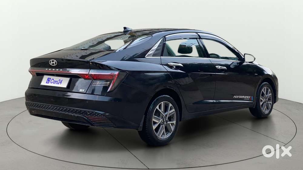 Hyundai Verna 1.5 Sx Ivt, 2023, Petrol