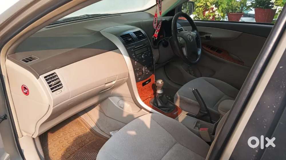 Toyota Corolla Altis 2011
