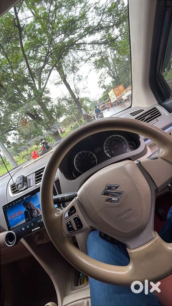 Maruti Suzuki Ertiga 1.5 Vxi 2016