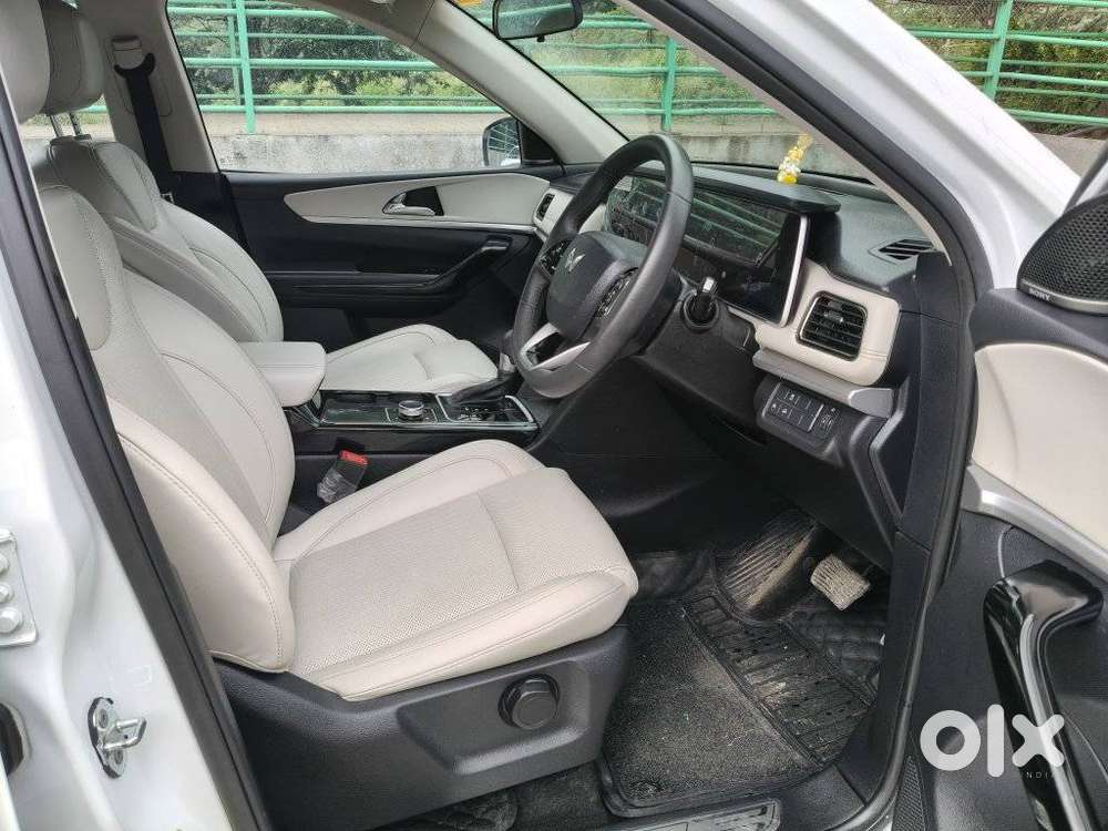 Mahindra Xuv700 2.2 Ax 7 Diesel At Luxury Pack Str, 2024, Diesel