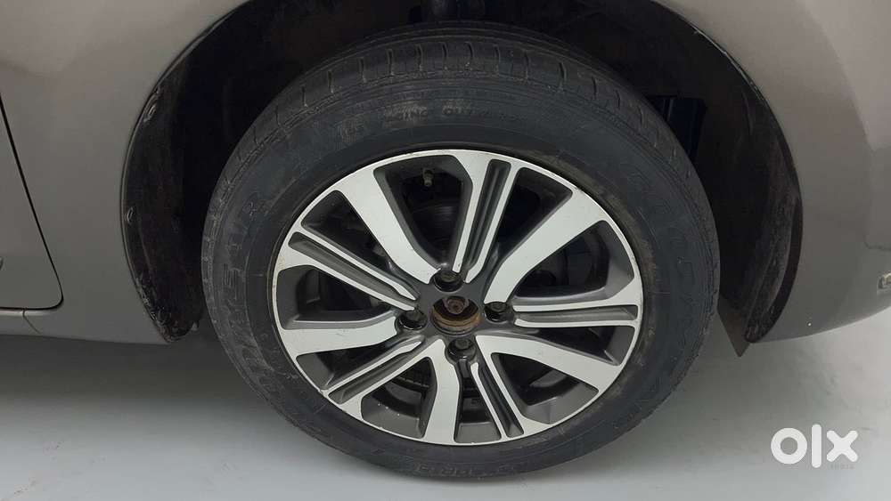 Maruti Suzuki Dzire 1.2 Vxi Amt, 2018, Petrol