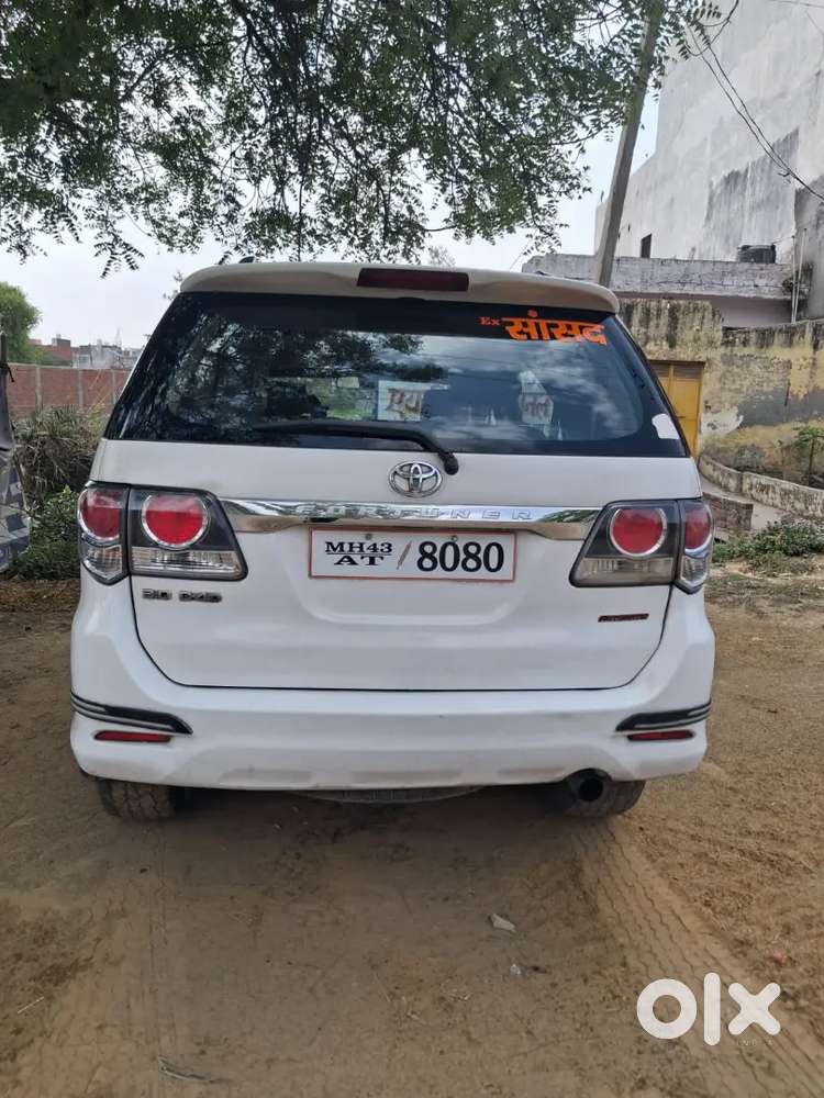 Toyota Fortuner Legender 2015 Diesel 240000 Km Driven