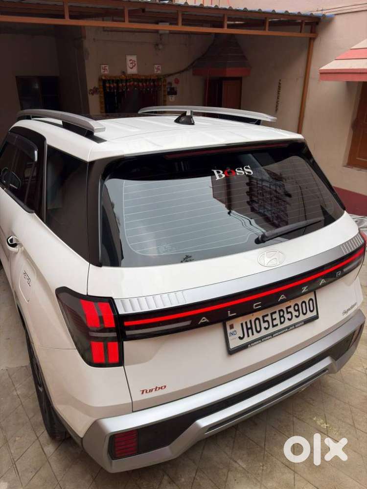 Hyundai Alcazar Platinum 7 Str 1.5 Turbo Petrol Adventure, 2025, Pet..
