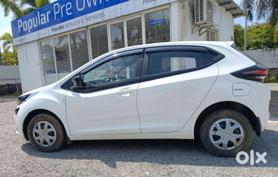 Tata Altroz 1.2 Xe, 2020, Petrol