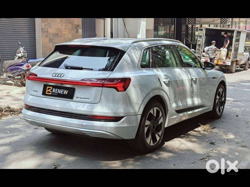 Audi E-tron 55, 2022, Electric