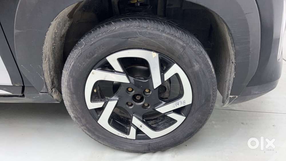 Nissan Magnite 1.0 Xv, 2022, Petrol