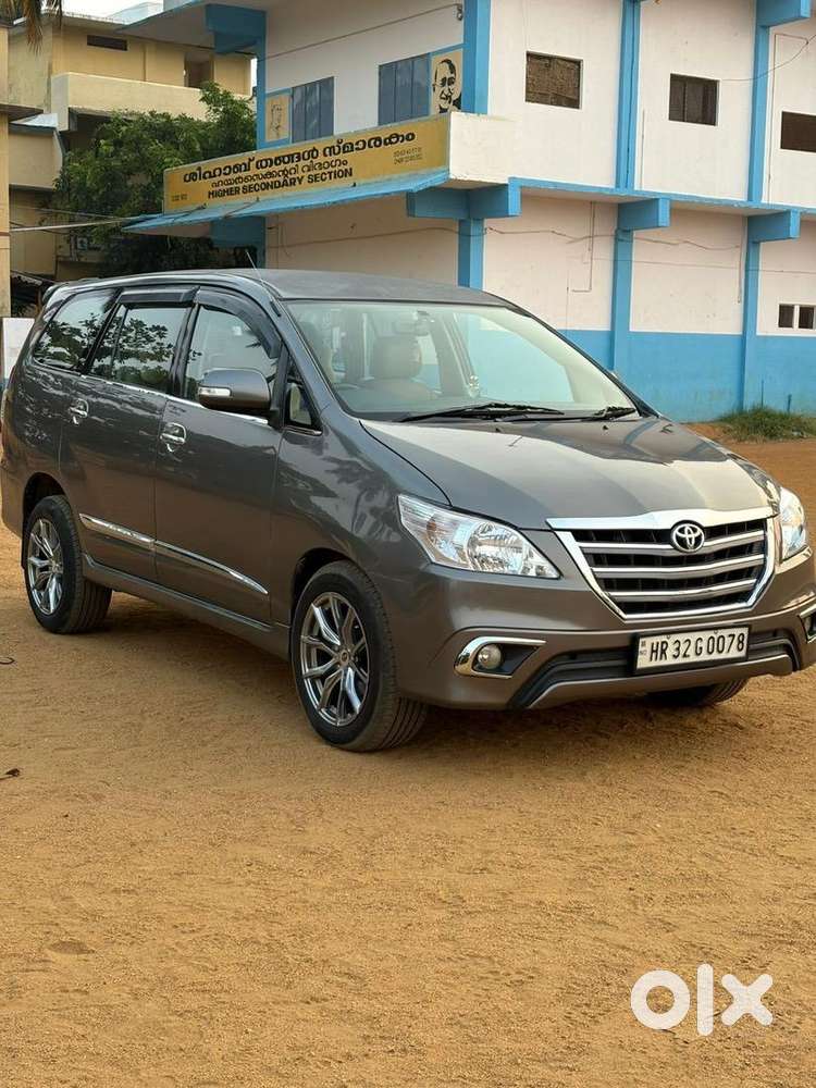 Toyota Innova V