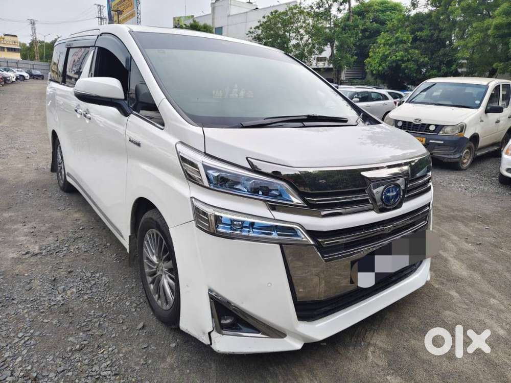 Toyota Vellfire 2.5 Hybrid, 2022, Petrol