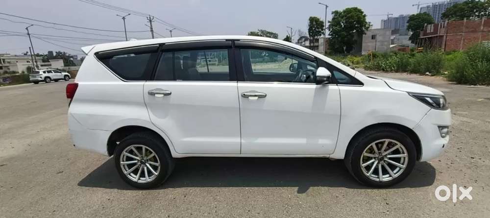 Toyota Innova Crysta 2.4 G Mt 7 Str, 2017, Diesel