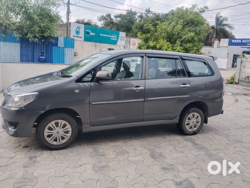 Toyota Innova 2.5 G (diesel) 7 Seater, 2012, Electric