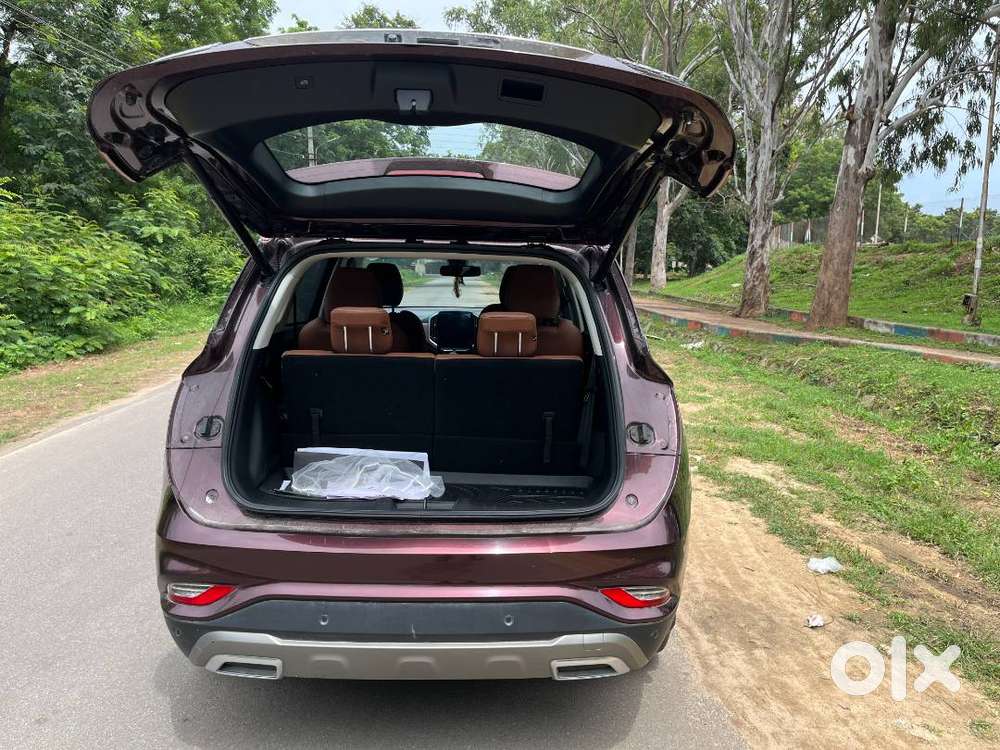 Mg Hector Plus 2022 Petrol Sharp Cvt, Enthusiast-owned,11.5k Kms