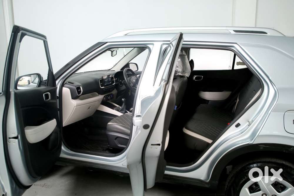 Hyundai Venue 1.2 S (o), 2022, Petrol