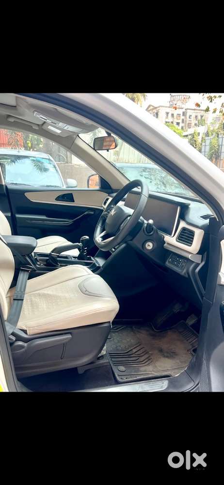 Mahindra Xuv700 Petrol 2022 Under Warranty
