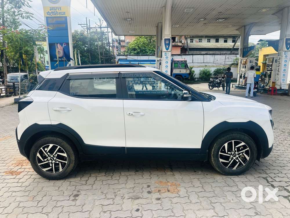 Mahindra Xuv 3xo Ax5 Pm Mt, 2024, Petrol