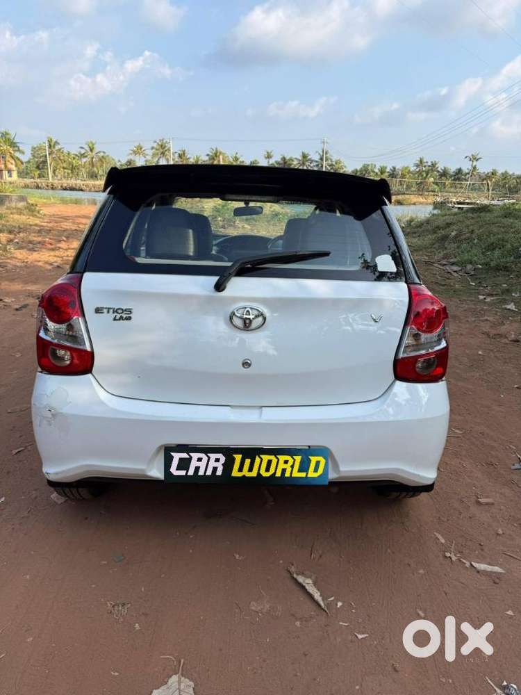 Toyota Etios Liva V Dual Tone, 2018, Petrol
