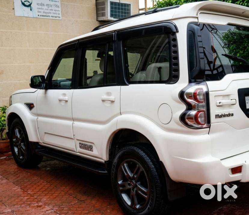 Mahindra Scorpio S10 2017