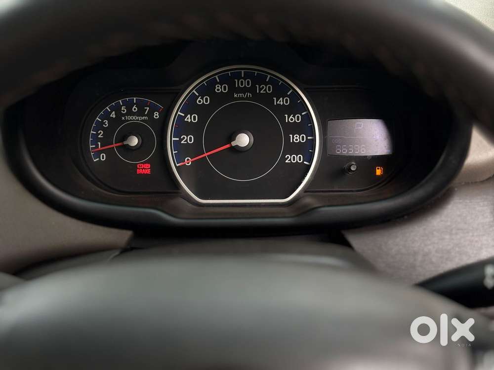 Hyundai I10 Asta Sunroof At, 2011, Petrol