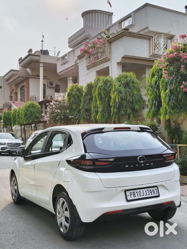 Tata Altroz, 2024, Petrol