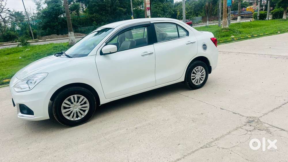 Maruti Suzuki Swift Dzire Vxi Optional, 2022, Petrol