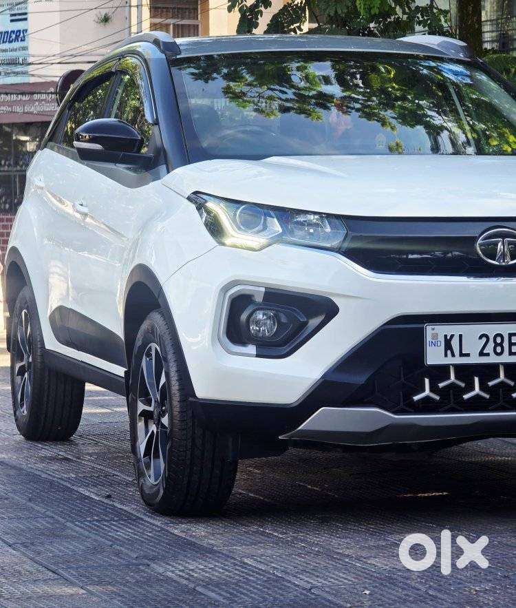 Tata Nexon 1.5 Revotorq Xza Plus S Amt, 2020, Petrol