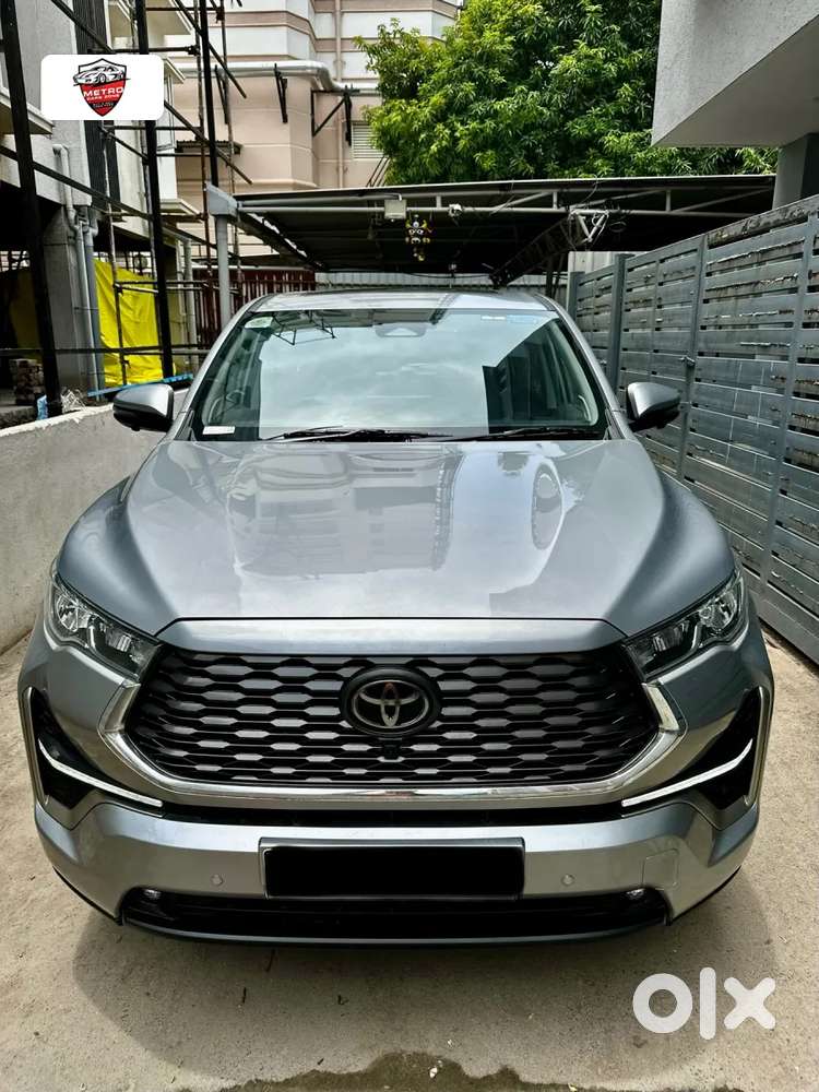 Toyota Innova Hycross 2.0 Zx (o) Hybrid 7 Str, 2025, Petrol