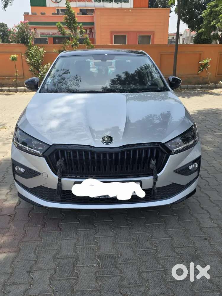 Skoda Slavia Sportline Dual Tone Silver Colour 1.0 Tsi Automatic