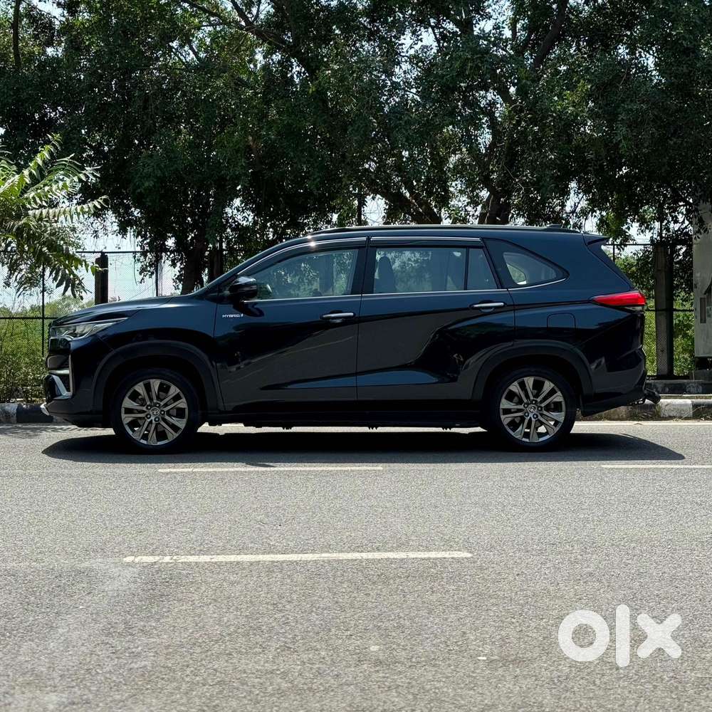 Toyota Innova Hycross 2.0 Zx (o) Hybrid 7 Str, 2024, Petrol