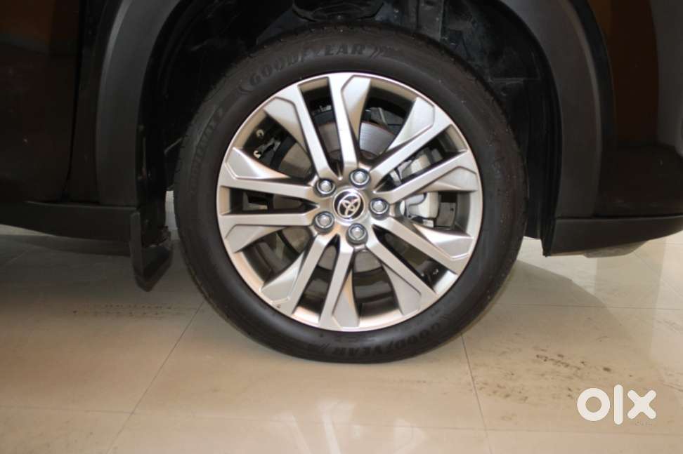 Toyota Innova Hycross 2.0 Zx Hybrid 7 Str, 2023, Petrol