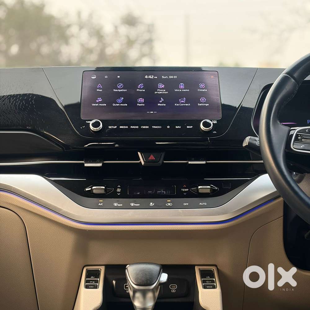 Kia Carens 1.4 Luxury Plus Dct 7 Str, 2022, Petrol