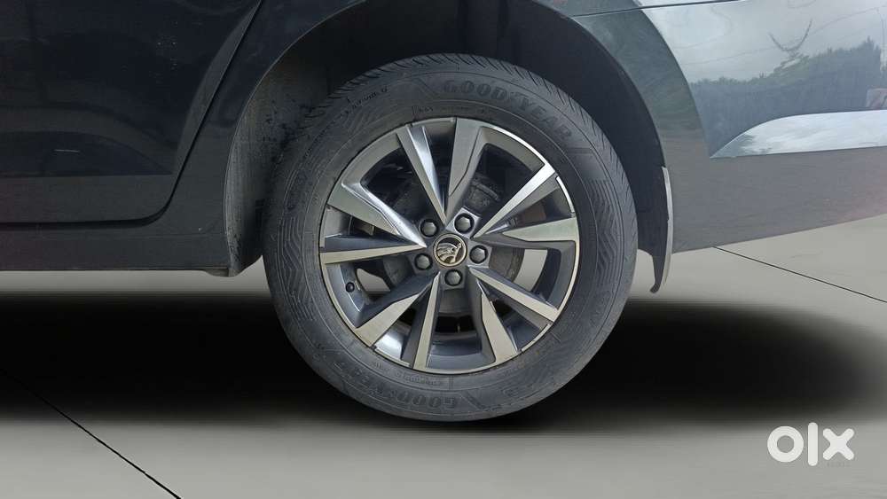 Skoda Slavia Style 1.0l Tsi At, 2024, Petrol