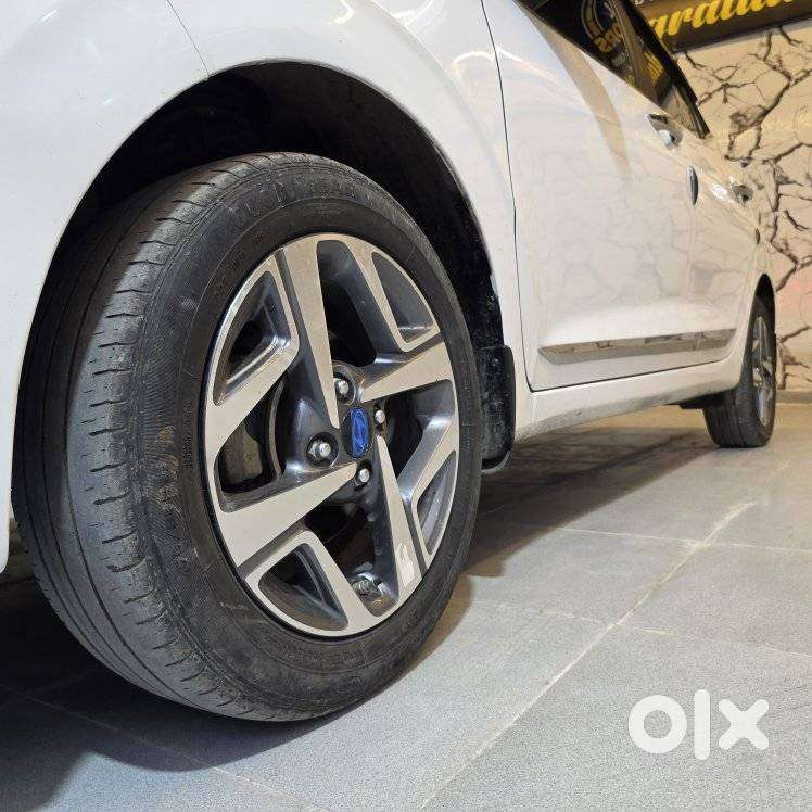 Hyundai Aura 1.2 Sx Cng, 2024, Cng & Hybrids