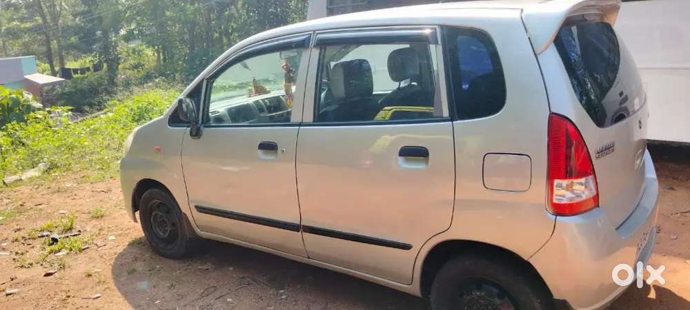 Maruti Suzuki Zen Estilo 2011