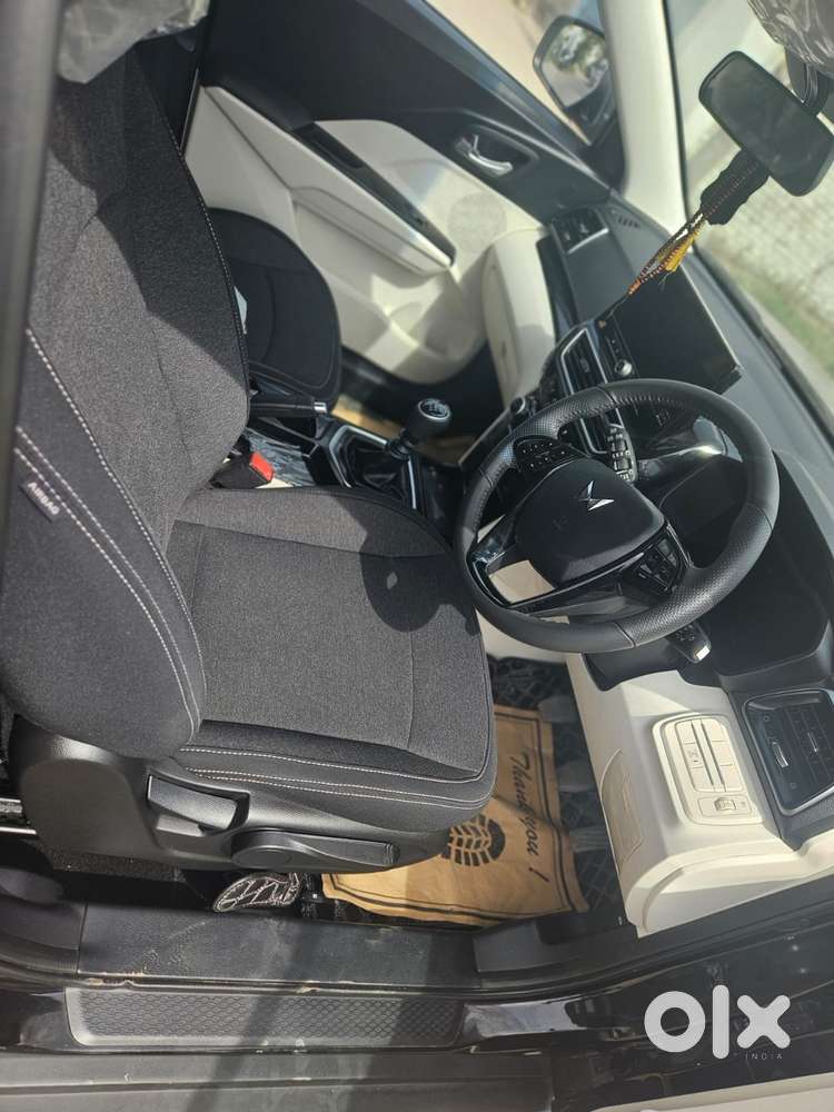 Mahindra Xuv 3xo Ax5 Pm Mt, 2025, Petrol