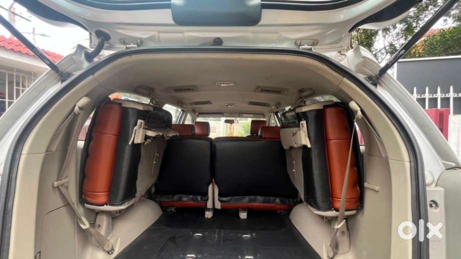 Toyota Innova 2.5 Vx 8 Seater Bs Iv, 2012, Diesel