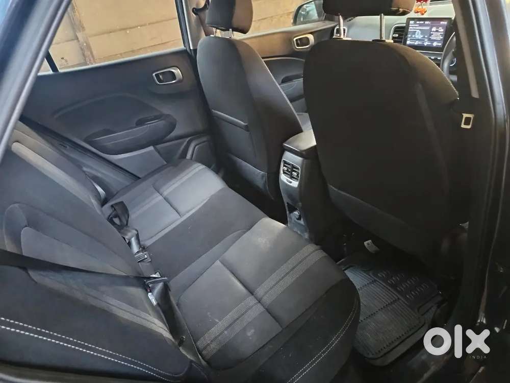 Hyundai Venue 2022 Diesel 8000 Km Driven