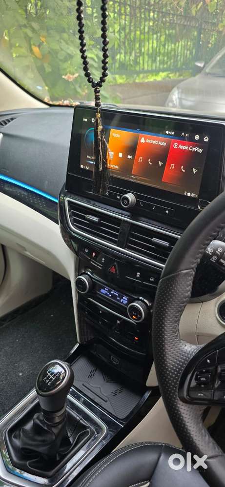 Mahindra Xuv 3xo Ax5 Pm Mt, 2024, Petrol