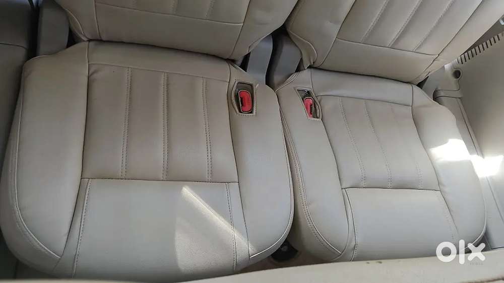 Mahindra Xuv500 W10 | 2015 | Dl Registered | 90k Km | 2nd Owner | ₹3.9